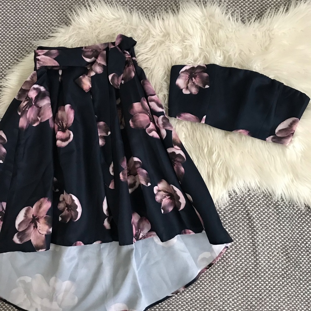 Floral set - Picture 2 of 2
